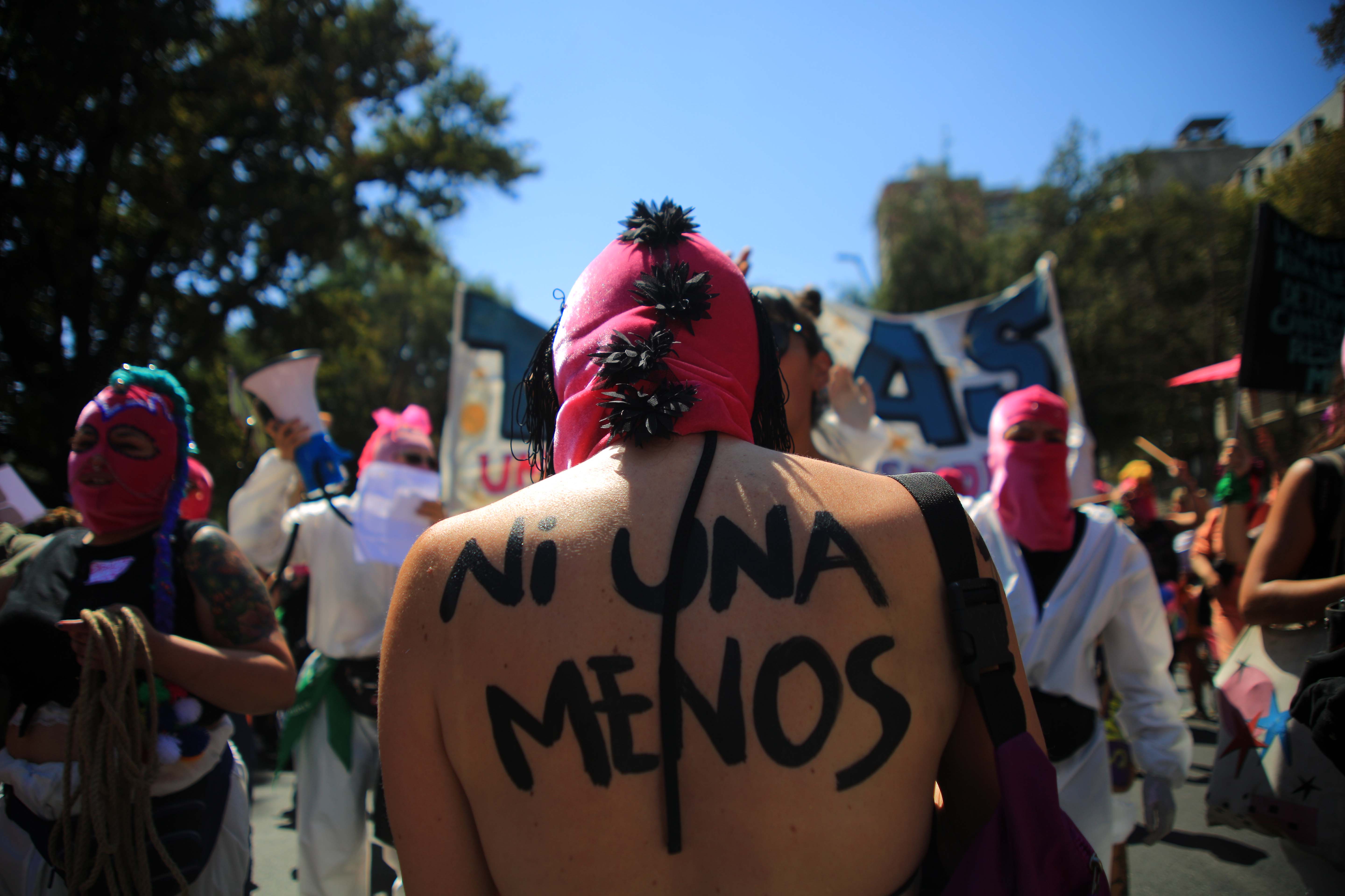 08 De Marzo De 2020/SANTIAGO

Espalda Rayada De Mujer Con Capucha Rosada, Durante Segunda Marcha Feminista Convocada Por La Coordinadora 8M, En Plaza Italia, Santiago.

FOTO: JOSÉ FRANCISCO ZÚÑIGA/AGENCIAUNO